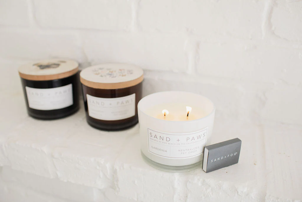 Sand + Paws Gardenia 12 oz scented candle - Image 5