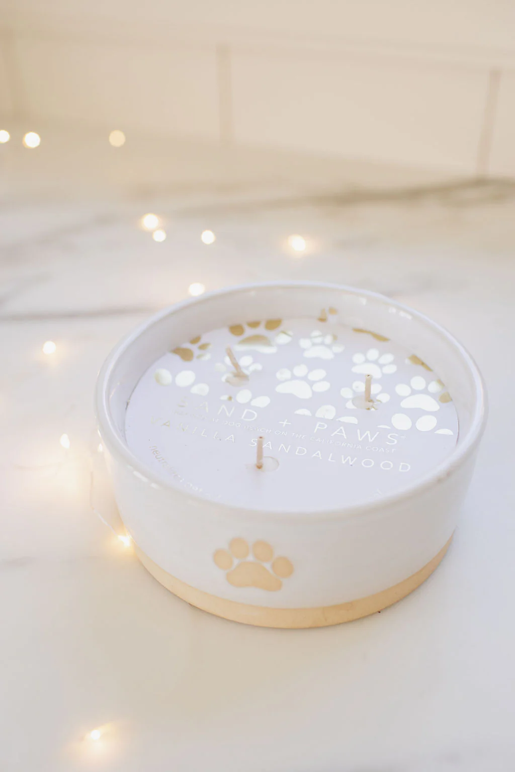 Sand + Paws Vanilla Sandalwood 12 oz scented candle - Image 3